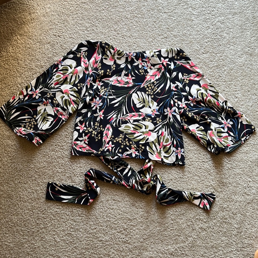 Tropical print back tie blouse 👚